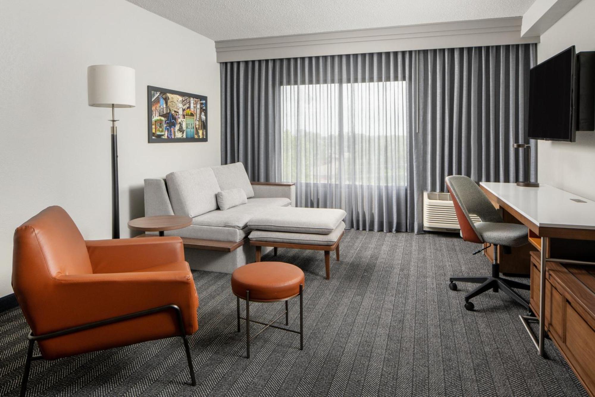 Courtyard By Marriott New Orleans Metairie Hotel Exterior photo